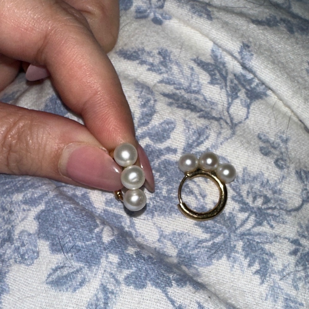 Classic Pearl Cluster Gold Hoop Earrings - White Pearls